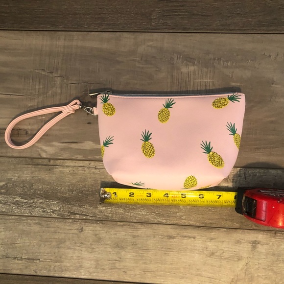 Miniso cosmetic bag. New and oh-so-cute! - Picture 6 of 10